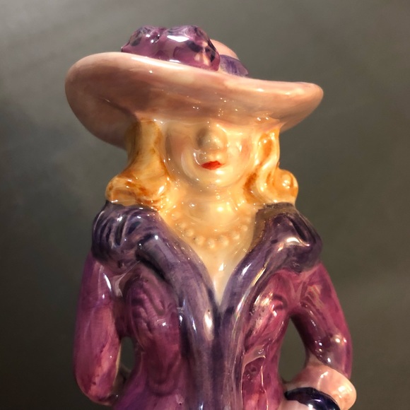 RHS - Pink and Red Hat Salt and Pepper Shakers - Picture 11 of 11